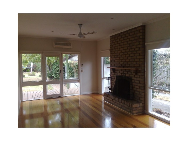 10 John Street, Oak Park VIC 3046