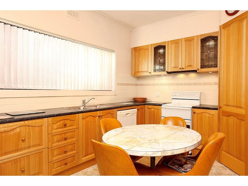 2 Gibson Avenue, Brunswick West VIC 3055