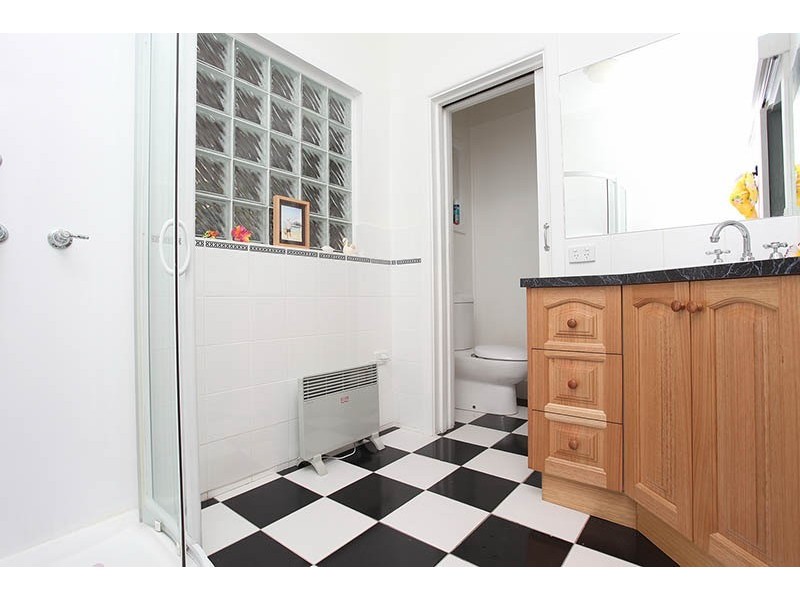 2 Gibson Avenue, Brunswick West VIC 3055