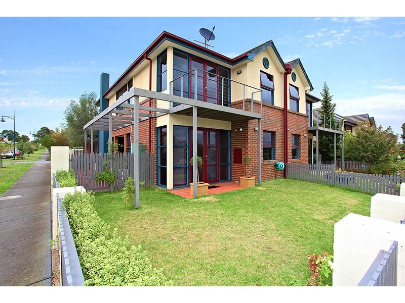 1 Frangipani Lane, Maribyrnong VIC 3032