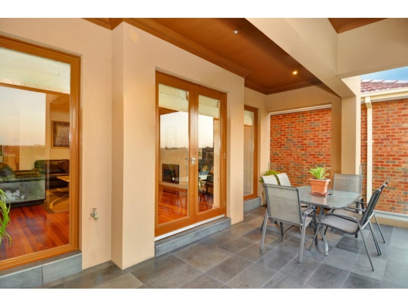 17 Saltwater Crescent, Maribyrnong VIC 3032