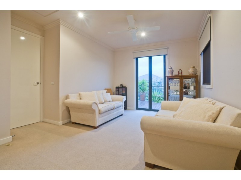 1 Eveline Ave, Maribyrnong VIC 3032