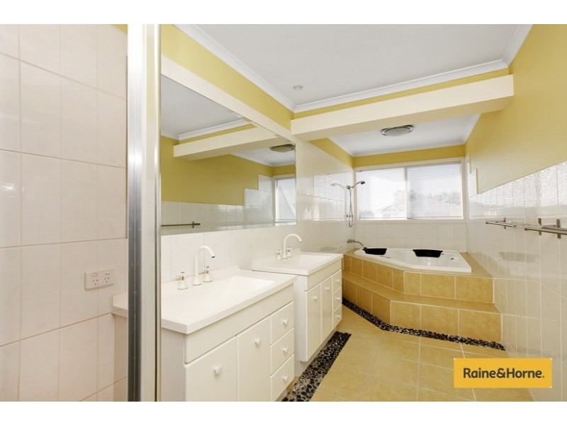 138 Station Road, Cairnlea VIC 3023