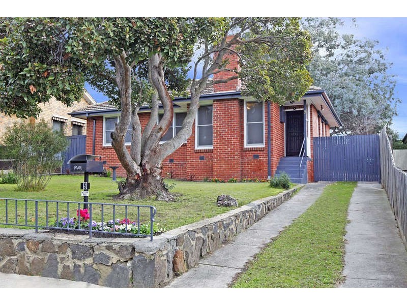 9 Loddon Avenue, Reservoir VIC 3073