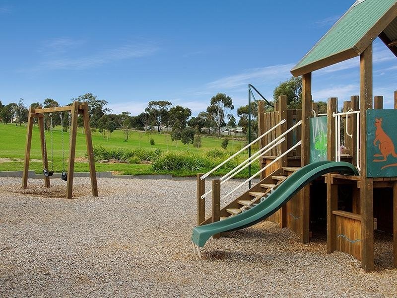 98 TRINITY BOULEVARD (Cambridge Gardens), Attwood VIC 3049