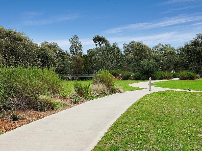 98 TRINITY BOULEVARD (Cambridge Gardens), Attwood VIC 3049