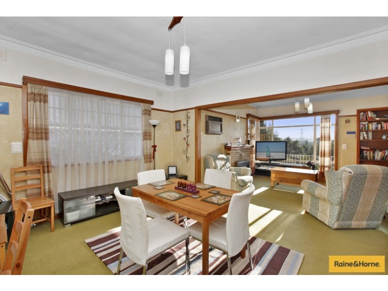 17 Hillside Crescent, Maribyrnong VIC 3032