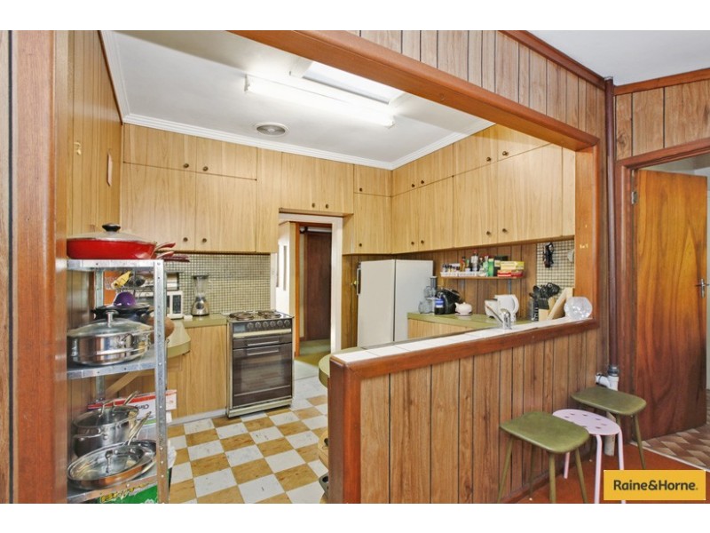 17 Hillside Crescent, Maribyrnong VIC 3032