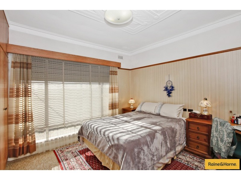 17 Hillside Crescent, Maribyrnong VIC 3032