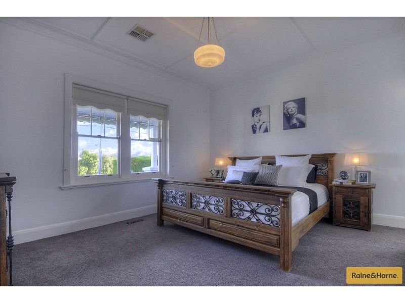 4 Nairn Avenue, Ascot Vale VIC 3032