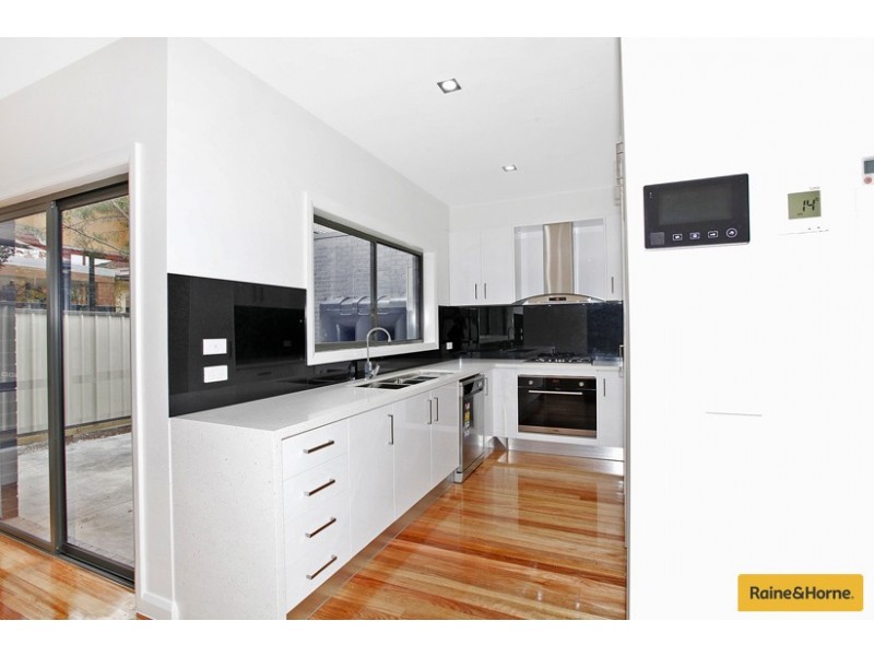 2/402 GAFFNEY STREET, Pascoe Vale VIC 3044