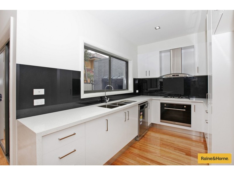 2/402 GAFFNEY STREET, Pascoe Vale VIC 3044