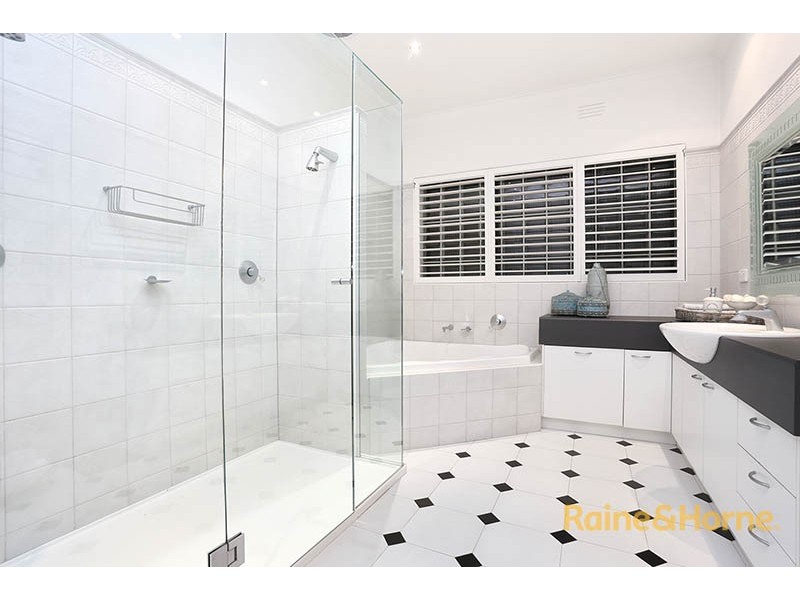 7 Angler Parade, Ascot Vale VIC 3032