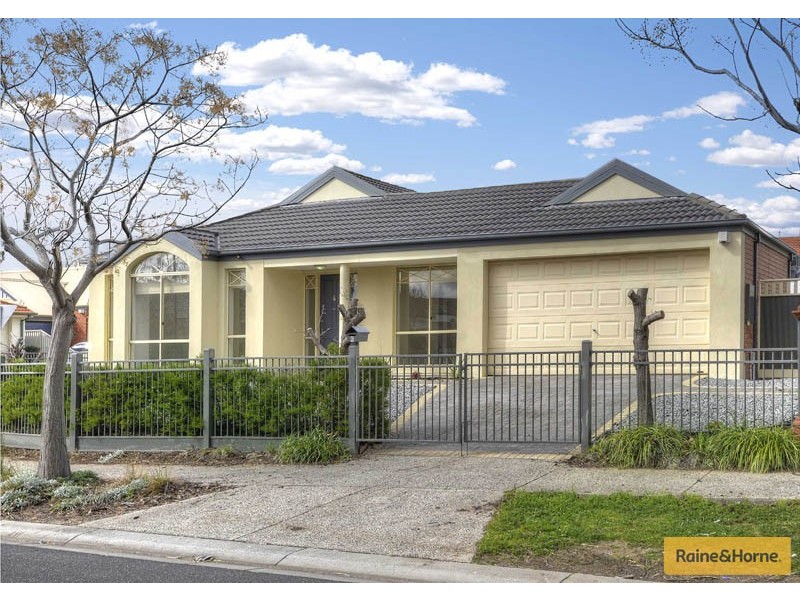 6 Kororoit Approach, Caroline Springs VIC 3023