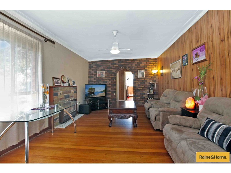 12 Thompson Street, Avondale Heights VIC 3034