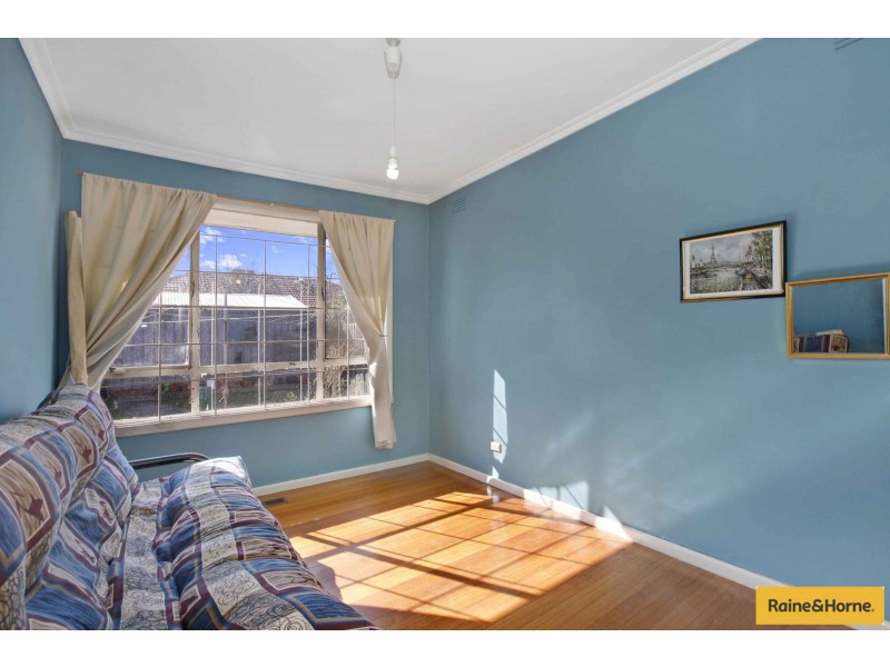 12 Thompson Street, Avondale Heights VIC 3034