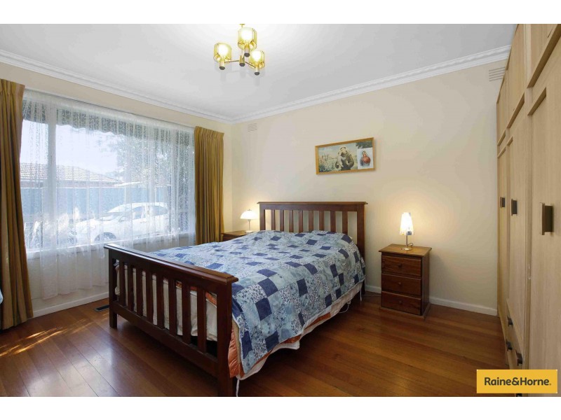 12 Thompson Street, Avondale Heights VIC 3034