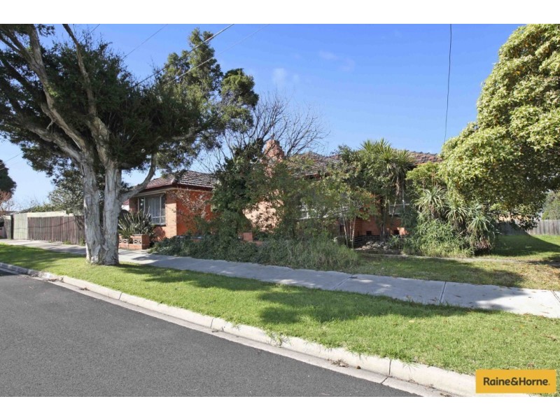 12 Thompson Street, Avondale Heights VIC 3034