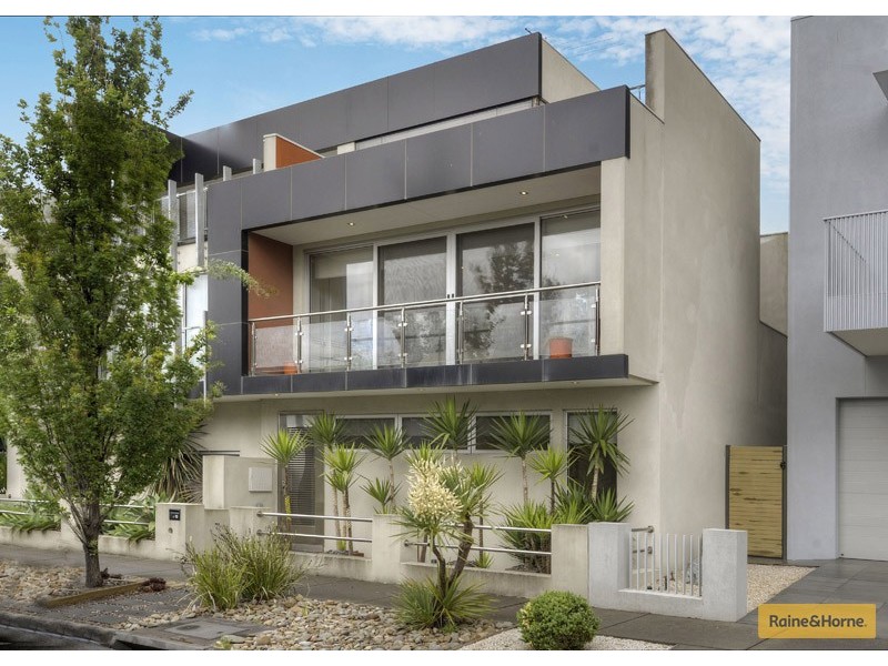 13 Waterside Place, Maribyrnong VIC 3032