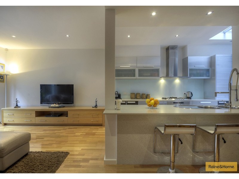 13 Waterside Place, Maribyrnong VIC 3032