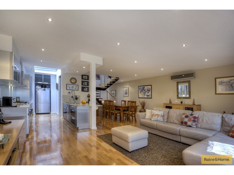 13 Waterside Place, Maribyrnong VIC 3032