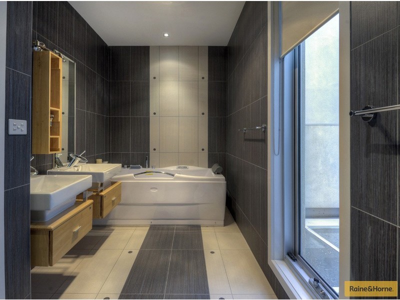 13 Waterside Place, Maribyrnong VIC 3032