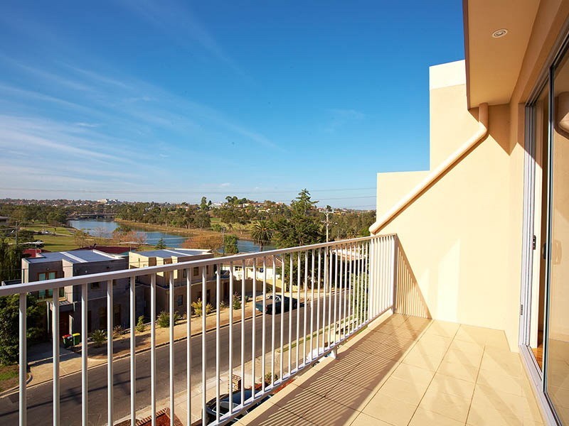 13a Hillside Crescent, Maribyrnong VIC 3032