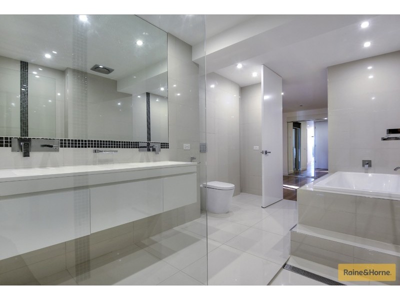 6 The Grand, Maribyrnong VIC 3032