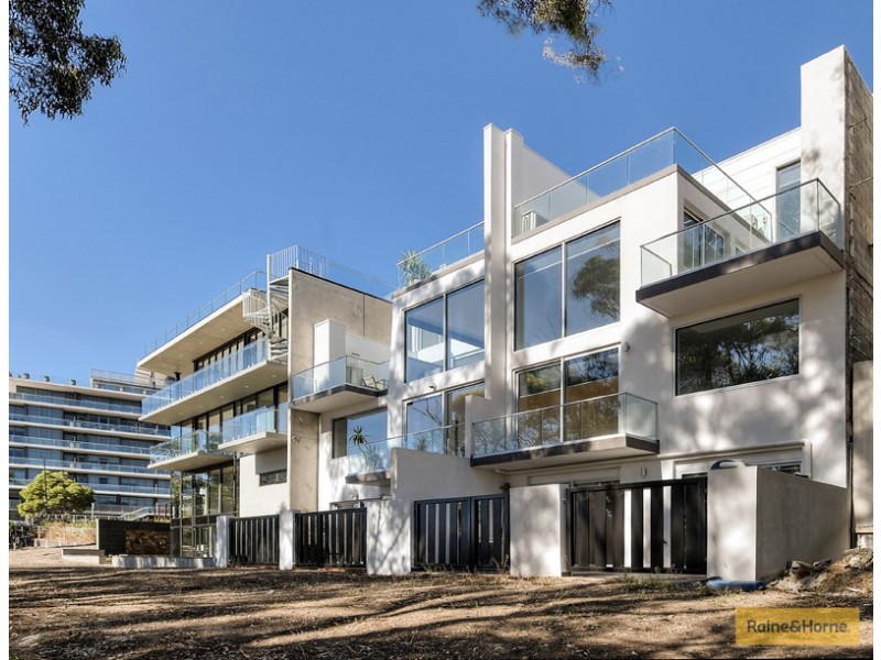 6 The Grand, Maribyrnong VIC 3032