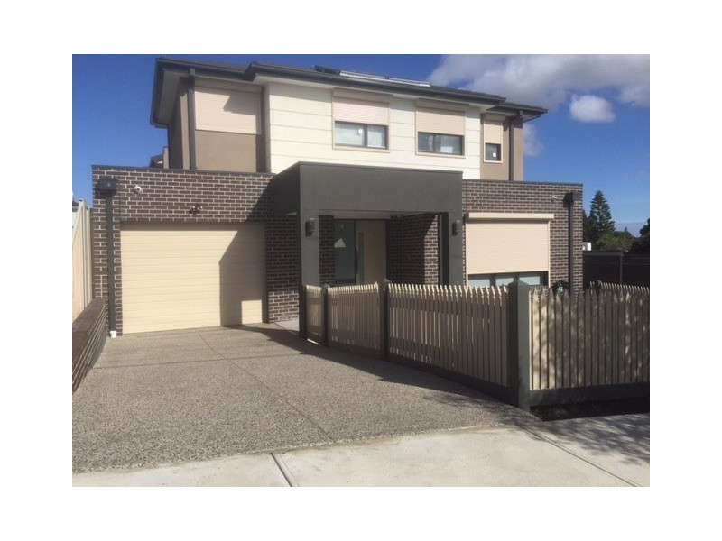 1 and 2/19 Charlotte Street, Oak Park VIC 3046