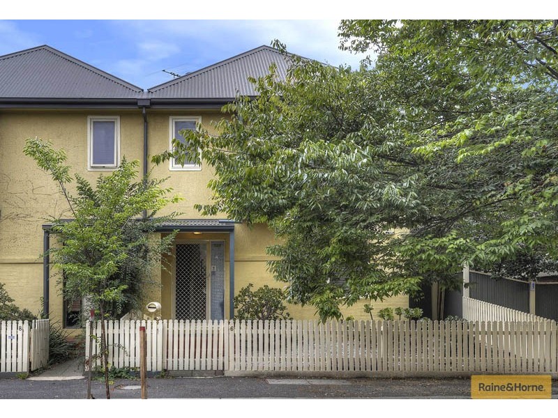 6 Smorgon Square, Kensington VIC 3031