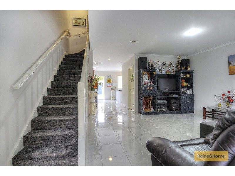 6 Smorgon Square, Kensington VIC 3031