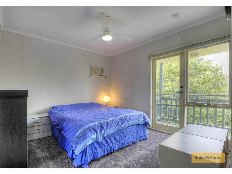6 Smorgon Square, Kensington VIC 3031