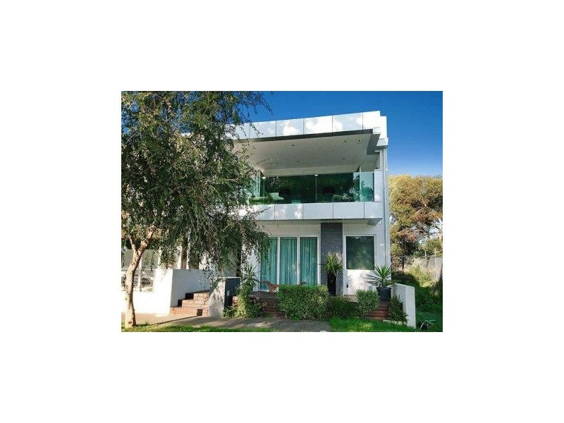 25 Riverfront Way, Maribyrnong VIC 3032