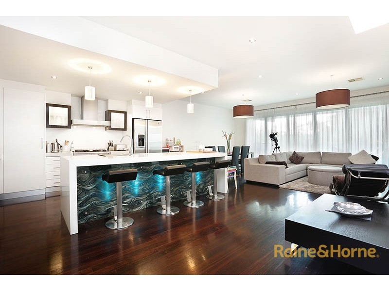 25 Riverfront Way, Maribyrnong VIC 3032