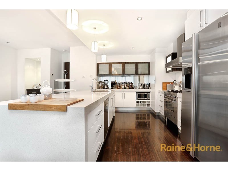 25 Riverfront Way, Maribyrnong VIC 3032