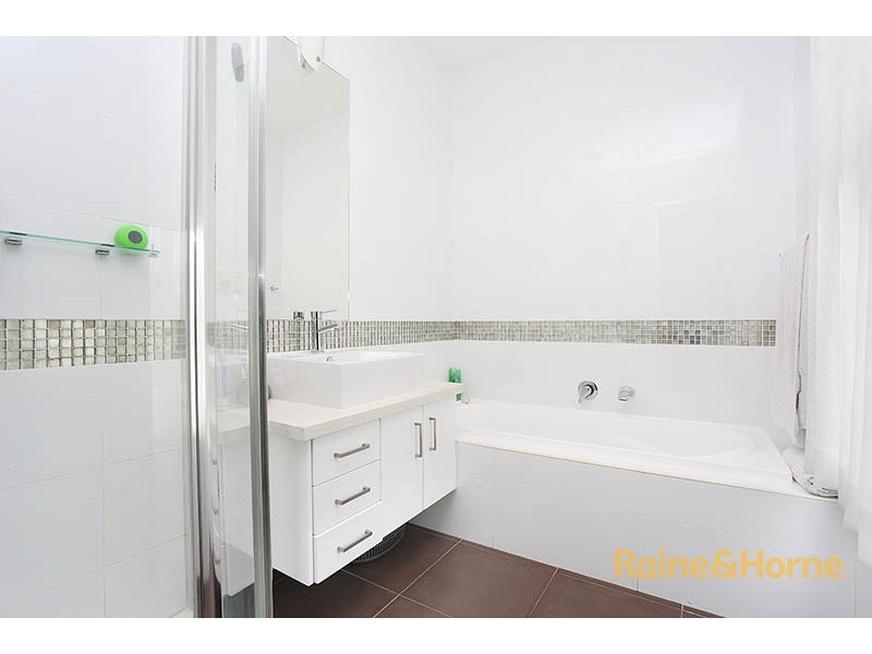 25 Riverfront Way, Maribyrnong VIC 3032