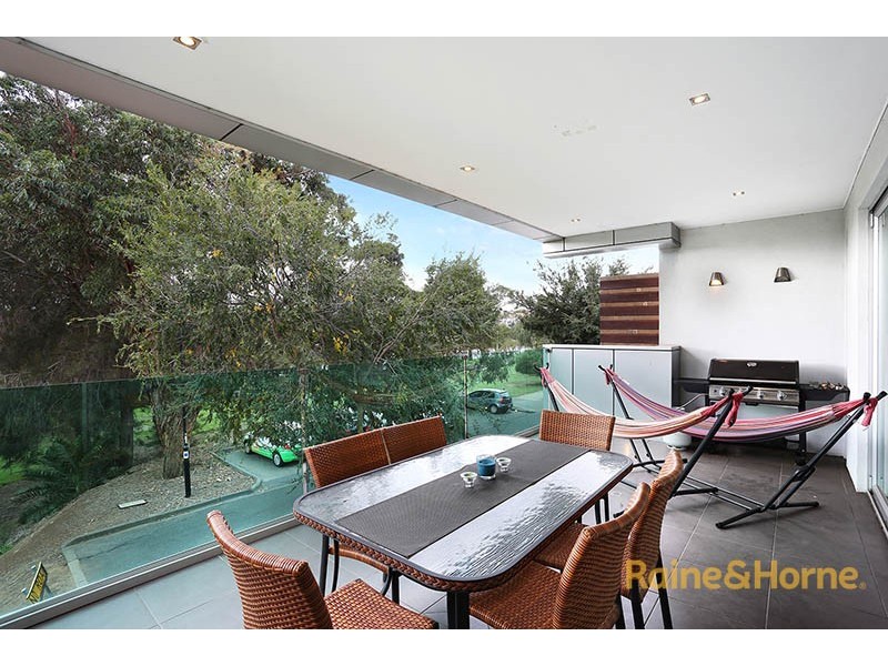 25 Riverfront Way, Maribyrnong VIC 3032