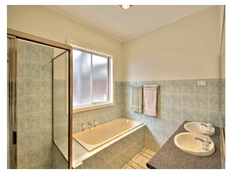 42 Garden Drive, Braybrook VIC 3019