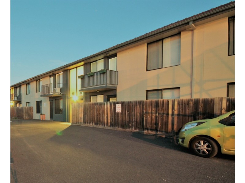 14/9 Churchill Avenue, Maidstone VIC 3012