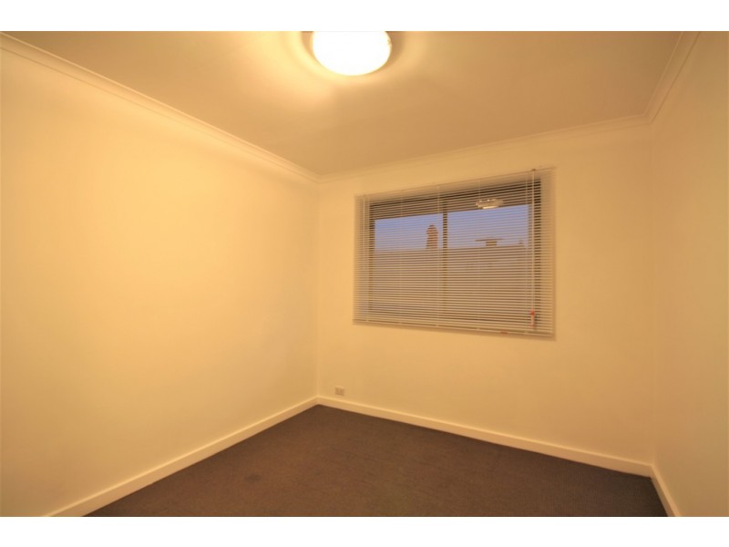 14/9 Churchill Avenue, Maidstone VIC 3012