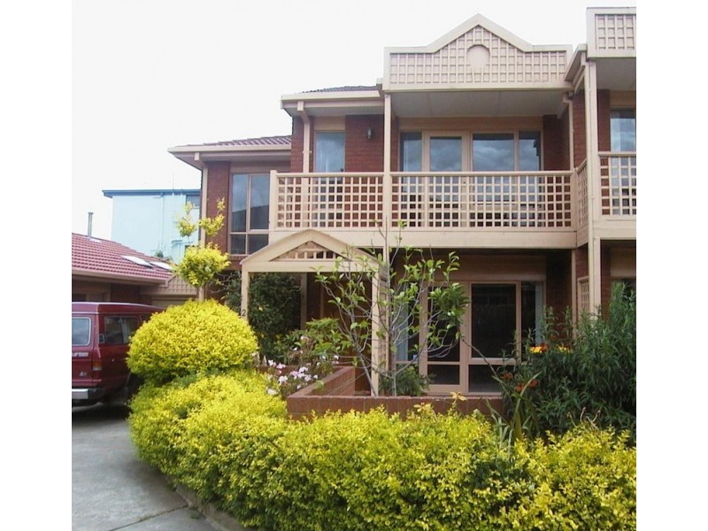 2/18 Sandown Road, Ascot Vale VIC 3032