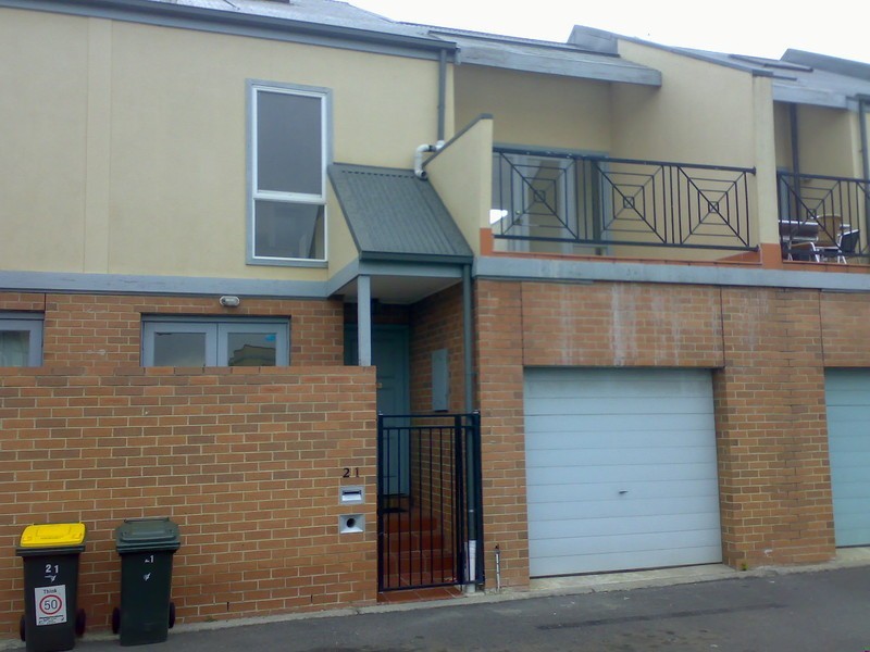 21 McNamara Mews, Kensington VIC 3031