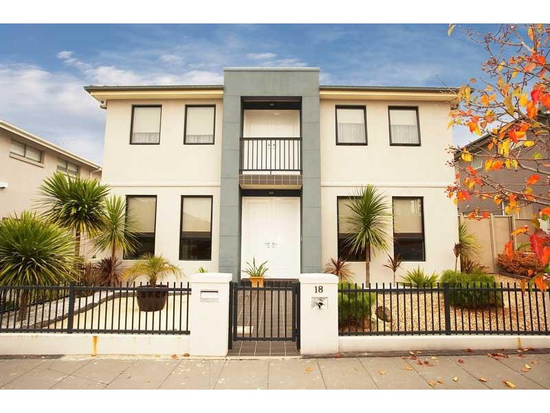 18 Taylor Avenue, Maribyrnong VIC 3032