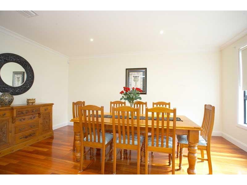 18 Taylor Avenue, Maribyrnong VIC 3032
