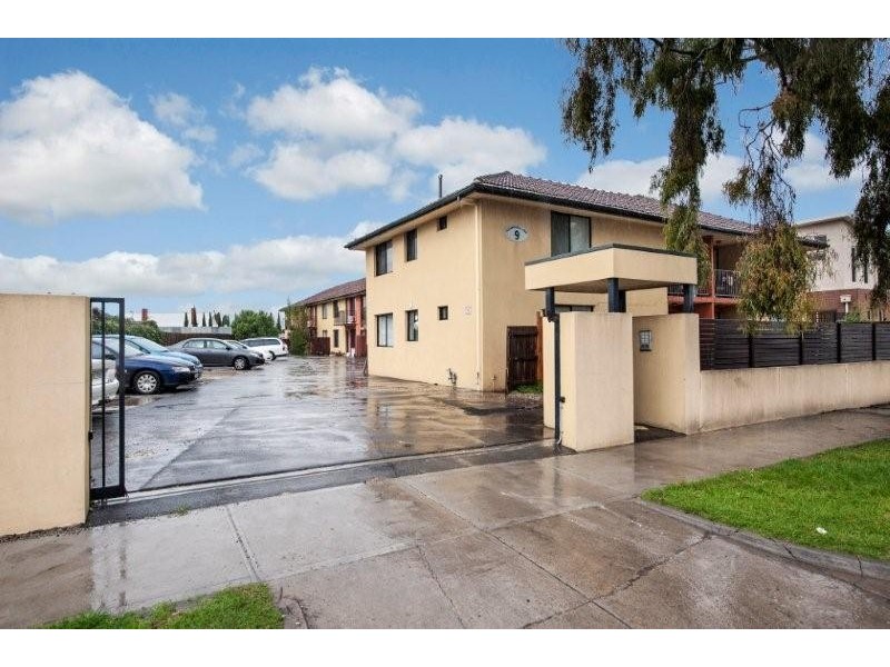 12/9 Churchill Avenue, Maidstone VIC 3012