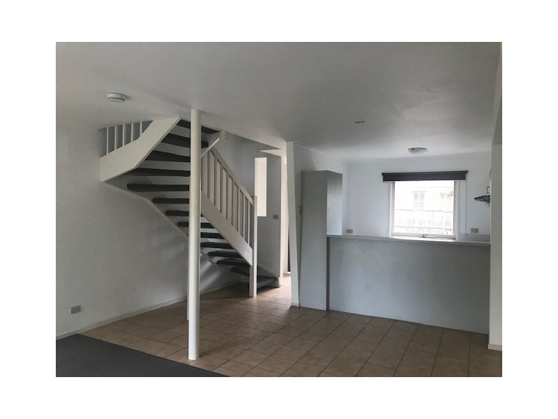 44 Maloney Street, Kensington VIC 3031