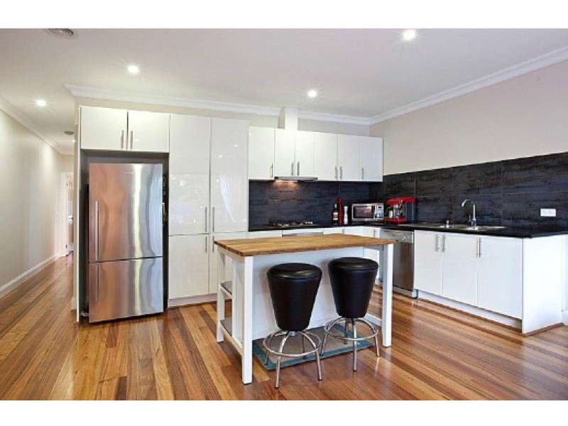 16 St Leonards Road, Ascot Vale VIC 3032