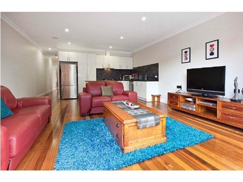 16 St Leonards Road, Ascot Vale VIC 3032