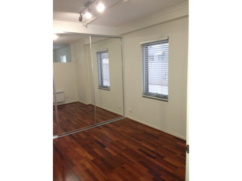 10 Swallow Lane, Footscray VIC 3011